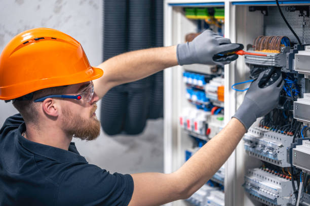 Best Local Electrician Companies  in Elmira, NY